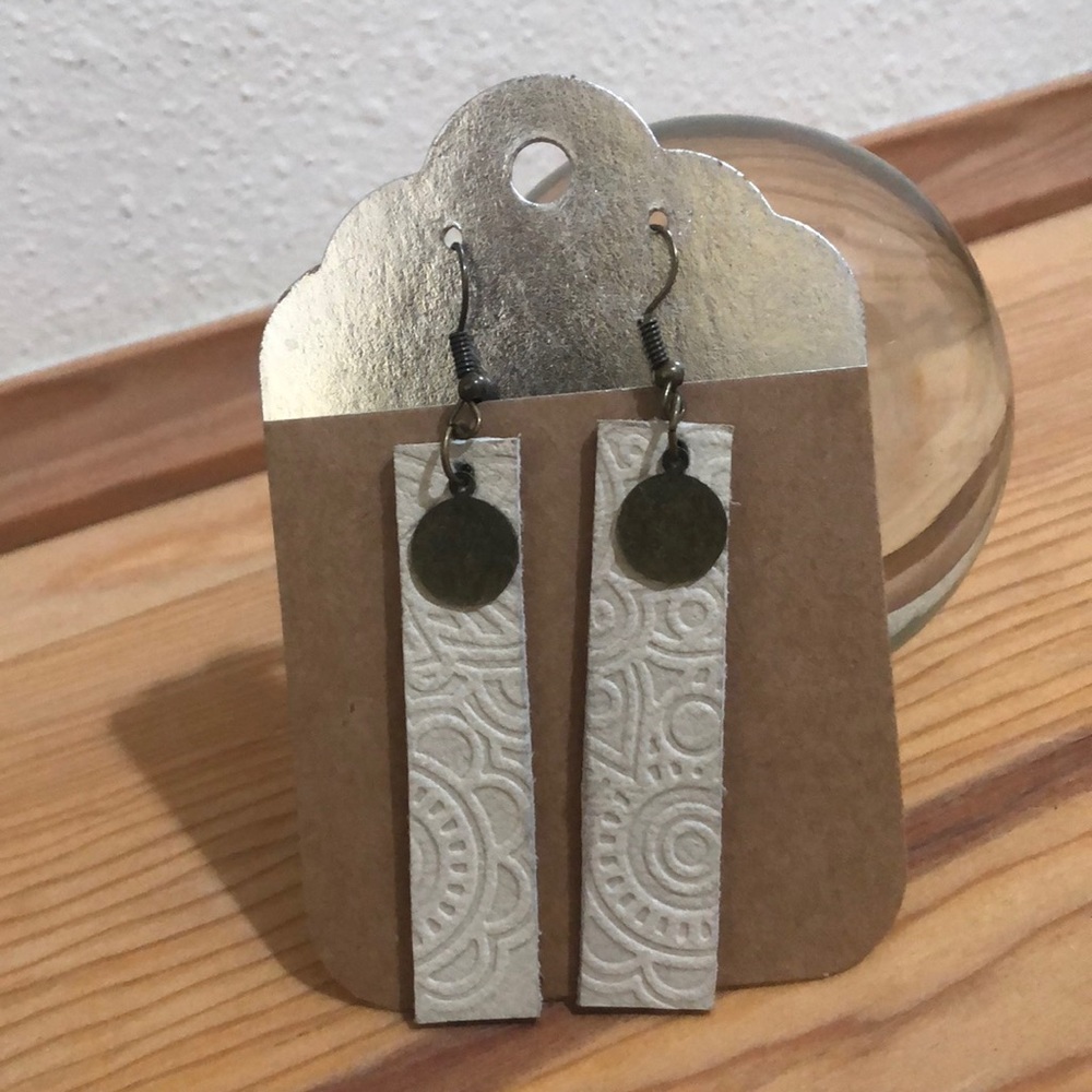 Leather and metal earrings